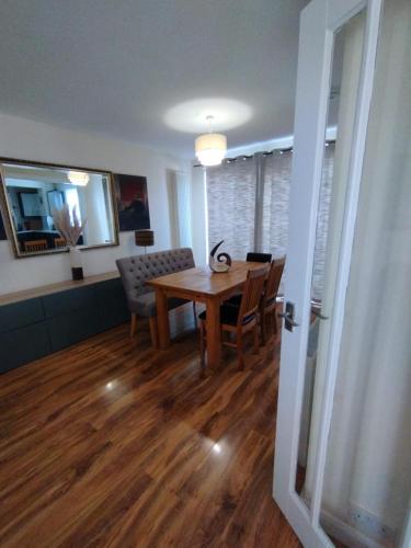 Edinburgh Villa 3 bed Rooms House in Edinburgh - Private parking