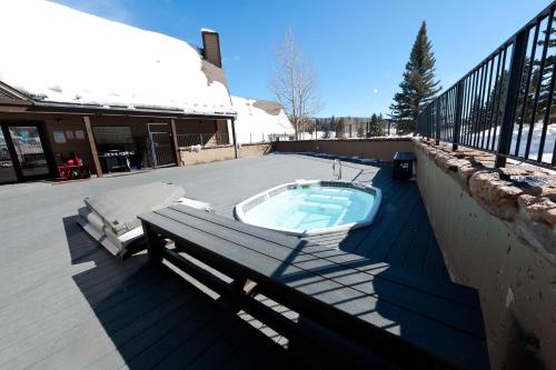 Cascade Village 45 - main image