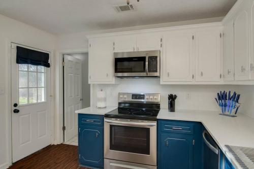 5min drive to AN Golf Club l Pet-Friendly l Big Backyard, BBQ & Fun Activities in Augusta, USA
