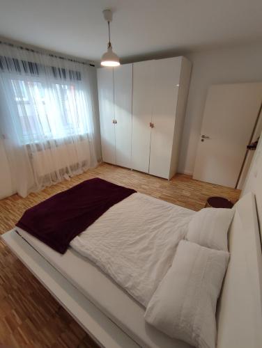 modernes Apartment in verkehrsgünstiger Lage (modernes Apartment in verkehrsgunstiger Lage) in 美茵河畔富樂紳