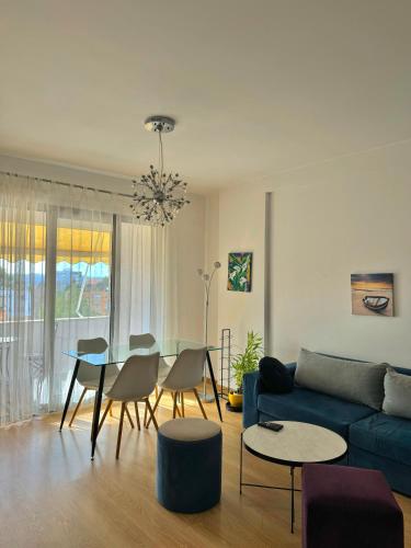 Sunset Apartment, Тирана