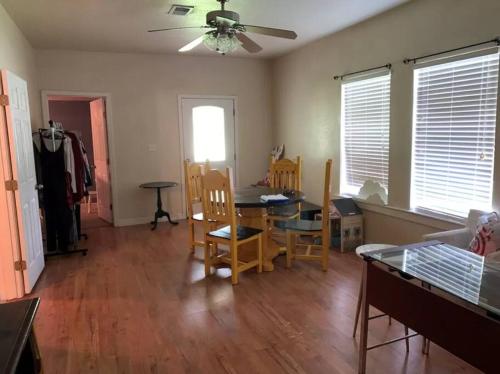 Spacious 5BRs for Rent in Groves!