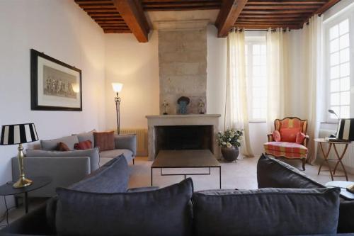 Uzès Place aux Herbes Elégance Renaissance (Uzes Place aux Herbes Elegance Renaissance) in Uzes