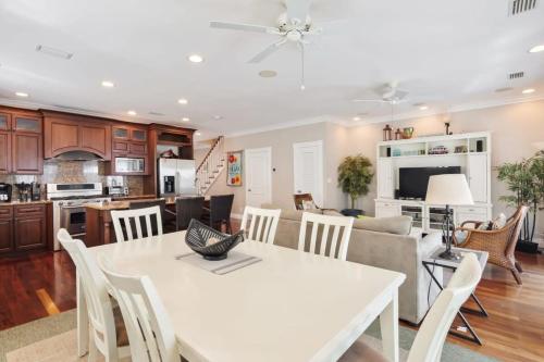 Atlantic Oasis - Private Pool Parking & Downtown in Key West, USA
