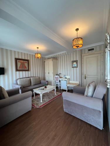 Family Room with Sea View image 5