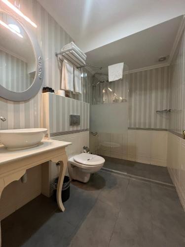 Deluxe Room image 1