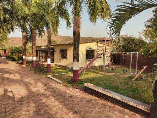 . Nargis Farm Resort