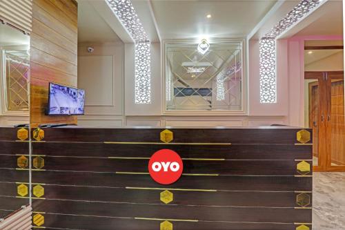 OYO Flagship Royal Regency Palace