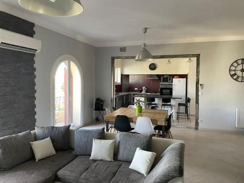 Spacieux appartement avec extérieur et wifi - Location saisonnière - Balaruc-le-Vieux