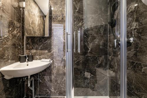 studio cosy proche orangerie - Tap to explore photos