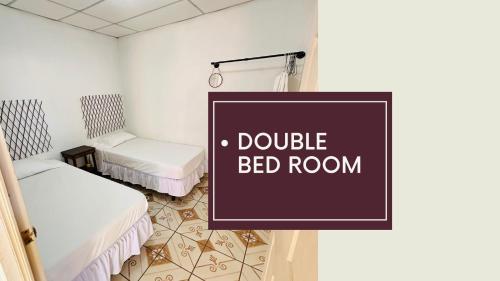 2 twin beds