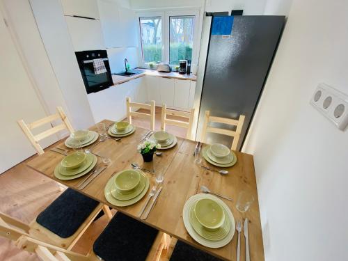 кухня, House l 10 Beds l 5 Bedrooms l 4 Bathrooms l WI-FI in Ліпштадт