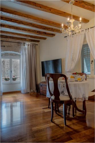 Stone Pearl Heritage Luxury Suite, Split (photo 10)