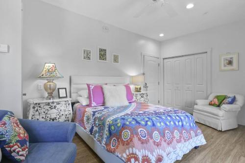 Hotel Pass Christian Queen Suite 205 in Pass Christian, USA