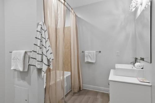 Hotel Pass Christian King Suite 302 in Pass Christian, USA