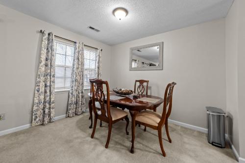 Comfortable Greensboro Condo in Greensboro, USA