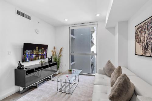 Prime Location 1-Bed Retreat With Free Parking thumb 3
