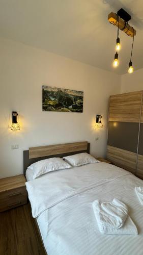 2 bedrooms, 3 beds