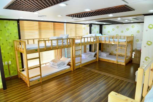 1 twin bed