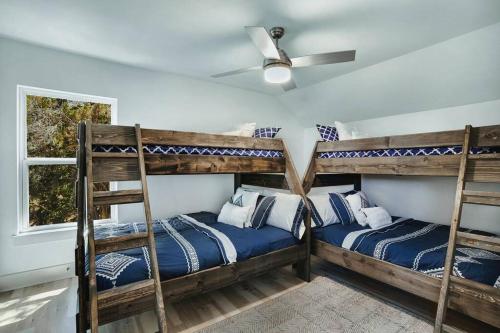 Lake Hm Hill Mountain View-BOAT Rental Available! in Canyon Lake, USA