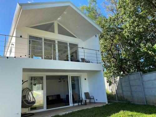 Cristal #2, Modern Monteverde home in harmony with nature!