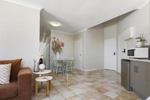 Mooroobool 2 bedroom