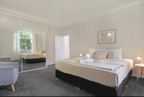 Mooroobool 2 bedroom