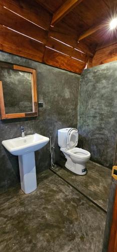 Two-Bedroom Chalet image 7