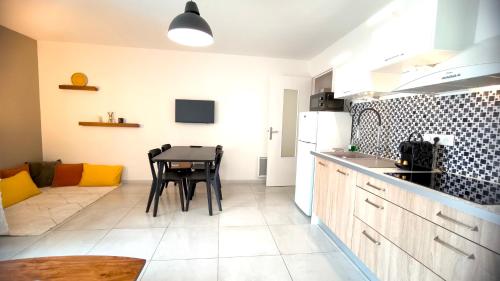 SUNSET GARDEN - Roof Top 45 m2 Vue Mer / Cap Canaille SUNSET GARDEN - Roof Top 45 m2 Vue Mer / Cap Canaille