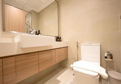 EasyGo - Azizi Riviera 9 Bright Studio - image 11