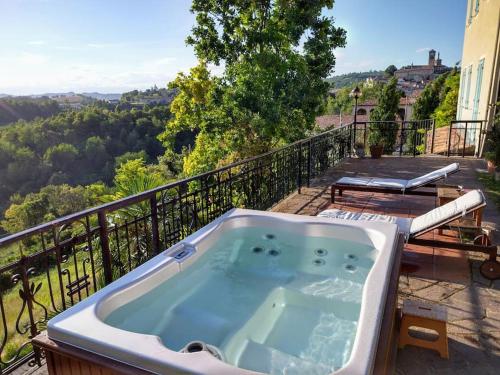 Al Cedro Terrazza sul Monferrato con Idromassaggio - Apartment - Grazzano Badoglio