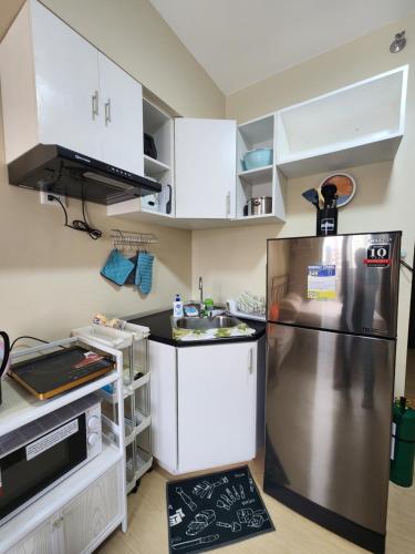 Konyha, New Cute&Cozy Fully Furnished Studio - Avida Tower 2 - 100 Mbps wifi near St Anne Parish Church