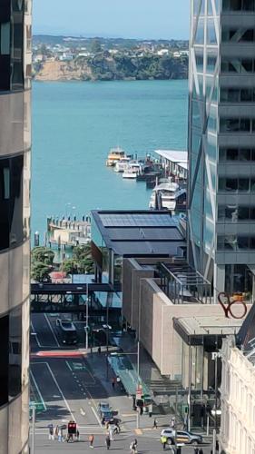 Stylish City Retreat Steps to Harbour & Sky Tower w Free Pool & Gym P110, Auckland (Foto 7)