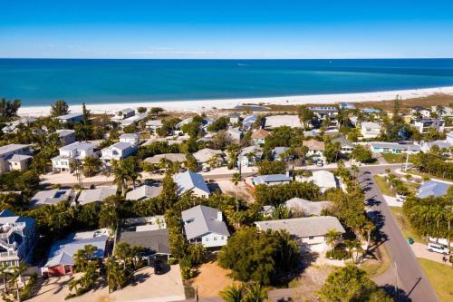 Holly Hideaway home in Anna Maria, USA