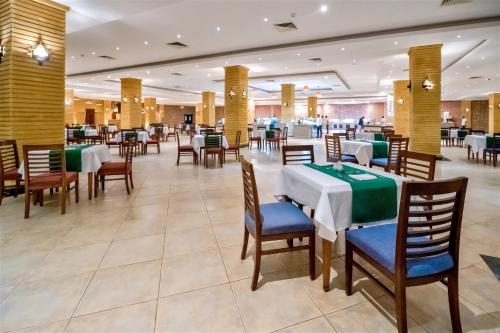 Restaurant, Amarina Queen Resort & Aqua Park Marsa Alam in Qesm Marsa Alam