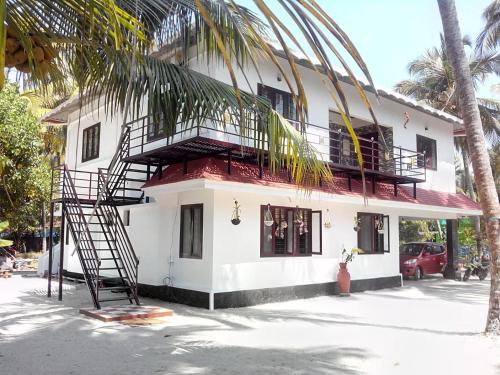 Royal Beach Abode - image 4