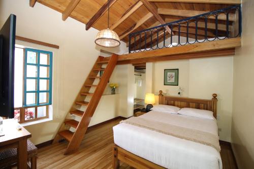 3 twin beds