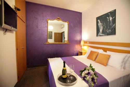 Art Hotel - image 12