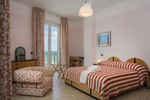 Standard Triple Room with Sea View