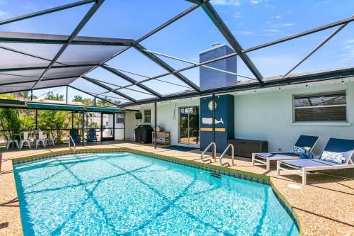 5 mi to AMI Heated Pool Game Room 10 min to IMG in Bradenton, USA