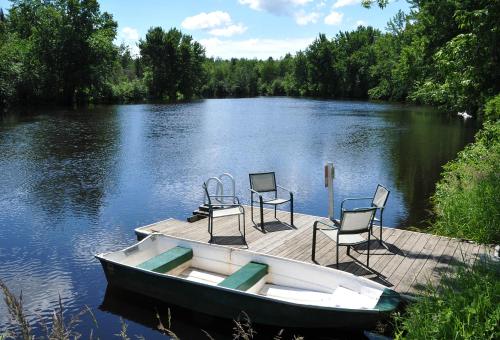 Chalet Du Marais in Saint-Paulin (QC)