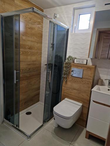 2 bedrooms, 4 beds