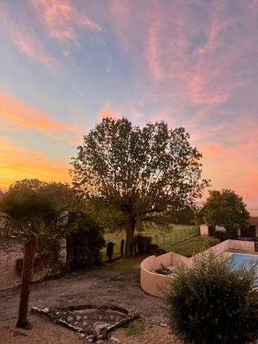 Beautiful Charente Home with swimming pool