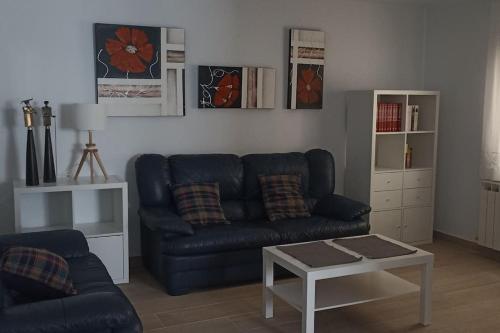 Vivienda turística con terraza en Rioja Alavesa (Vivienda turistica con terraza en Rioja Alavesa) in Villabuena de Alava