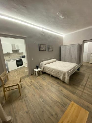 . La casa nel vicolo Camera 2