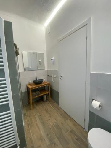 La casa nel vicolo Camera 2