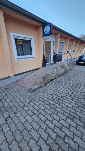 Exterior view, Ferienwohnung am Schwanenteich in Bad Klosterlausnitz