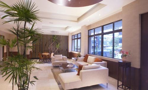 Hefong Jaee Hotel Set in a prime location of Yilan, Hefong Jaee Hotel puts everything the city has to offer just outside your doorstep. The property has everything you need for a comfortable stay. Service-minded staff 