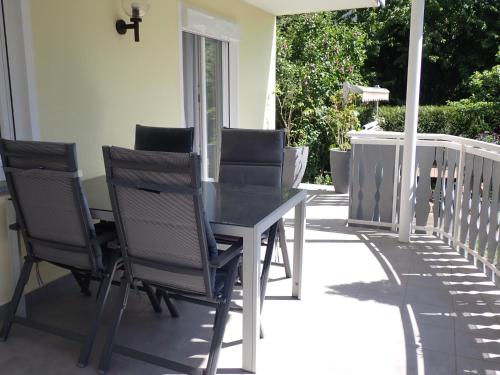 ระเบียง/ชานเรือน, feelslikehome Apartment Nähe Stuttgart Flughafen - Messe (feelslikehome Apartment Nahe Stuttgart Flughafen - Messe) in ฟิลเดอร์ชตัดท์