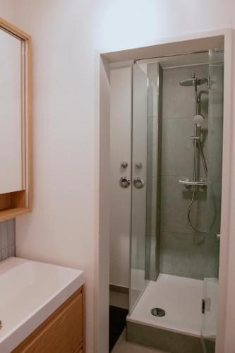 浴室, Charmante Ferienwohnung in der Altstadt in 萊希河畔蘭茨貝格